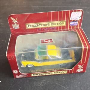 ❤️NWT❤️ 1955 Ford Crown Victoria Die-Cast Model Car